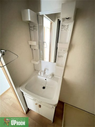 シャトル泉の洗面所