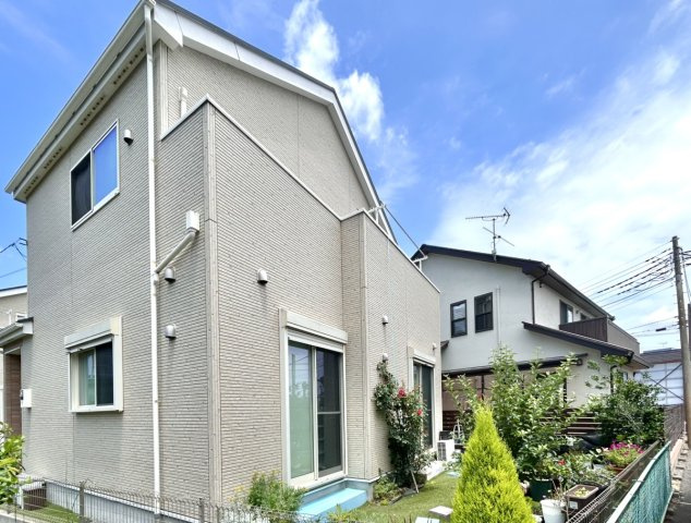 【中古戸建】伊勢崎市連取元町の外観|■外観｜特徴のある個性的な住まいと美しい街並み、そして住みやすい環境を、ぜひ現地でご覧になりませんか。お気軽にお問合せください(^^)  