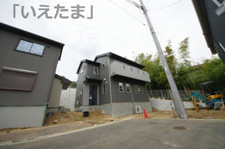 【外観】 | 【仲介手数料無料！！】町田市金井4丁目　新築戸建て（全7棟）No6号棟　4880万円 | 令和８年５月３１日撮影　建築中