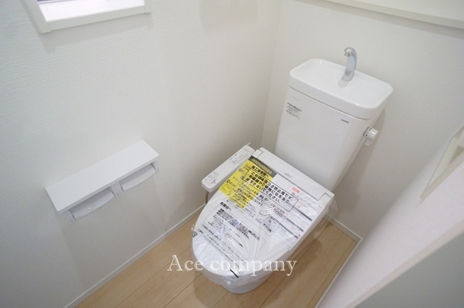 【トイレ】 | 八尾市桂町5丁目　【2号棟/全3棟】 | トイレは1階と2階の各階に完備♪ともに同仕様のシャワートイレです☆