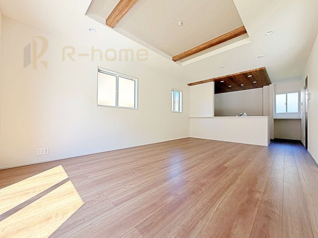 牛久市牛久町3期　新築戸建て　1号棟の居間・リビング|広々としたLDK♪充分な広さがあり、ご家族でインテリアのレイアウトを考えるのも楽しみですね！