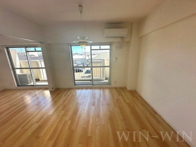 TENOHA TOYOHASHIの居間・リビング|イメージ（同建物内別部屋の写真です）
