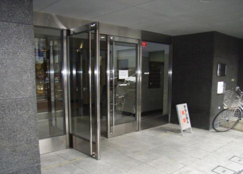 本駒込Ｋマンションのエントランス