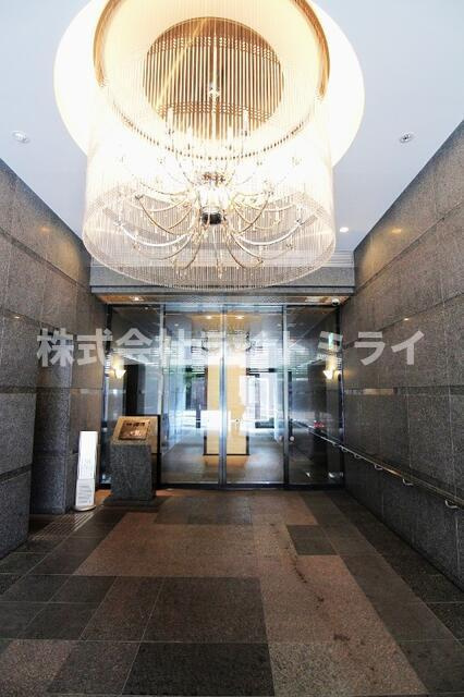 ルーブル板橋区役所前のロビー| 