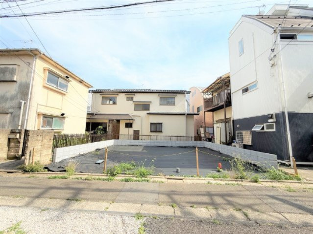 【外観】 | 【仲介手数料４０％ＯＦＦ！】■土地建物総額１１，６８０万円■三軒茶屋駅８分■茶沢通り近くの住宅街 | 土地建物総額１１，６８０万円プランあり
決算キャンペーン中！
家計応援サービスの限界に挑戦中！
詳細は「諸費用」欄をご確認下さい！
■三軒茶屋駅８分
■茶沢通りから少し入った住宅街
■自由設計