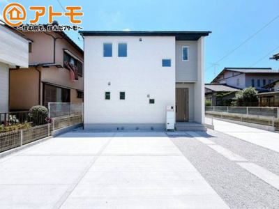 【駐車場】 | 伊豆の国市四日町　新築一戸建て　1号棟 | ゆったりスペースで、駐車も楽ちん♪