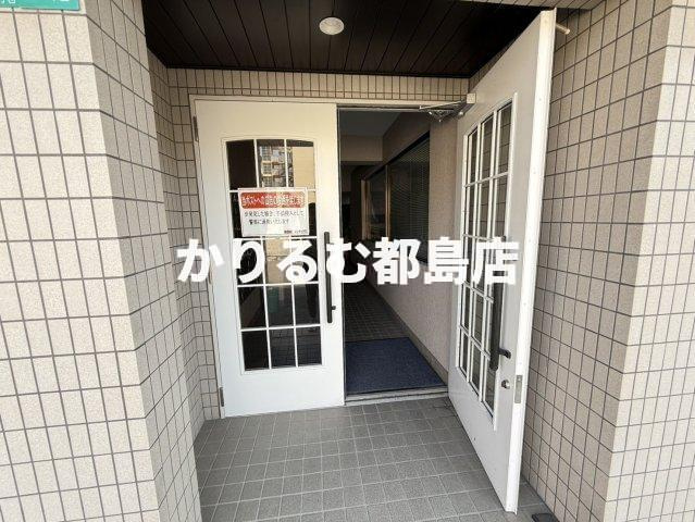 クリアポート福本のエントランス