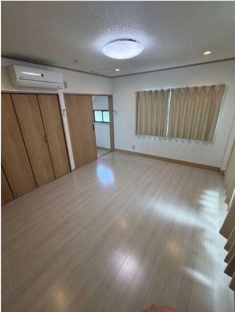 杉並区本天沼１丁目の賃貸マンションの居間・リビング