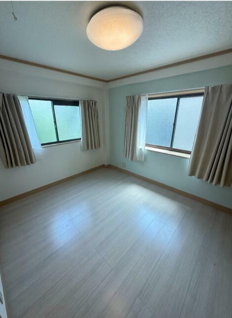 杉並区本天沼１丁目の賃貸マンションの居間・リビング