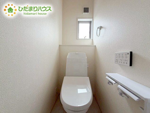 いわき市平赤井2期　新築戸建のトイレ|温水洗浄便座なら、年中温かいので、安心して座ることができます。さらに、身体が冷えることもないため、便座カバーを付ける必要もありません。