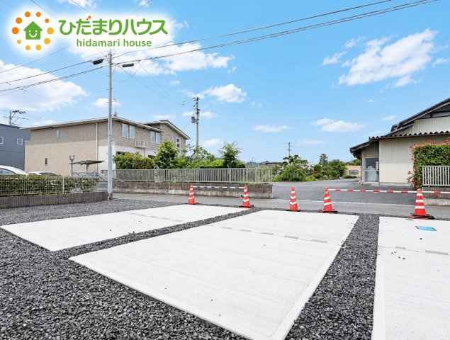 いわき市平赤井2期　新築戸建の駐車場|カースペース4台ＯＫ！来客用にもスペースを確保できて安心ですね(^^)/