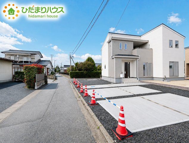 いわき市平赤井2期　新築戸建の前面道路含む現地写真|小学校が近く、お子様の通学も安心♪