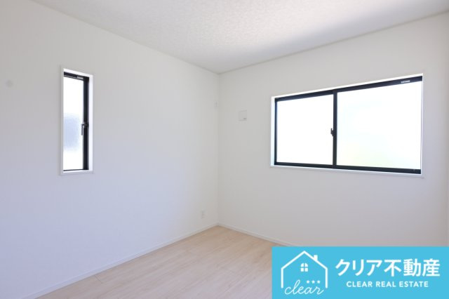 【洋室】 | 桐生市広沢町第19　クレイドルガーデン　新築平屋 | 二面採光で明るい居室です♪