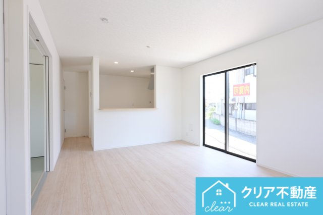 【居間・リビング】 | 桐生市広沢町第19　クレイドルガーデン　新築平屋 | 和室までしっかりと陽の光が入ります♪