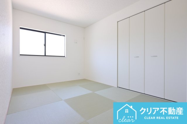 【和室】 | 桐生市広沢町第19　クレイドルガーデン　新築平屋 | 一部屋は欲しい和室！縁なし畳はおしゃれでモダンな雰囲気です。