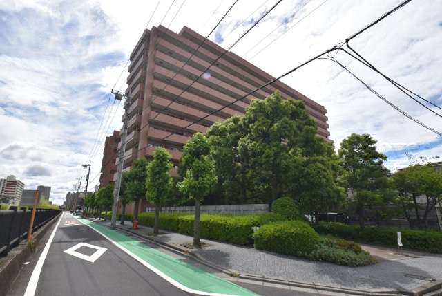 【現況写真】 | コスモ西大島グランステージ | 前面道路と外観の様子です～即日のご見学可能～　お問合せはお気軽にどうぞ。