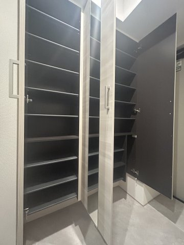 クラシスト三津屋南の収納