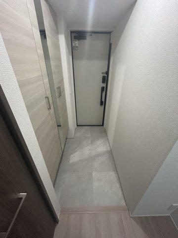 クラシスト三津屋南の玄関
