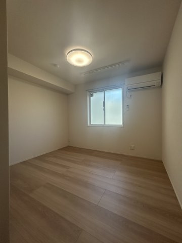 クラシスト三津屋南の寝室