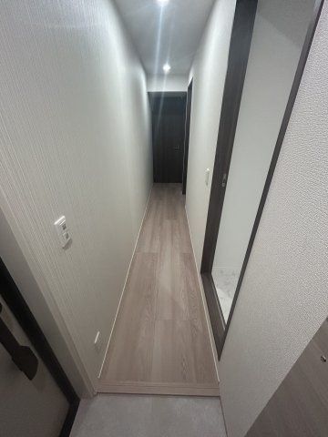 クラシスト三津屋南の玄関