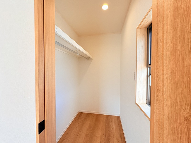 【収納】 | 西東京市泉町4丁目　中古一戸建住宅　(保谷店) | WIC付きですので、スッキリ収納することができお部屋を広くお使いいただけます。