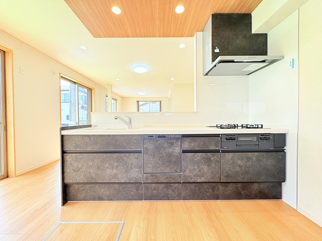 【キッチン】 | 西東京市泉町4丁目　中古一戸建住宅　(保谷店) | コミュニケーションのといりやすい対面キッチン