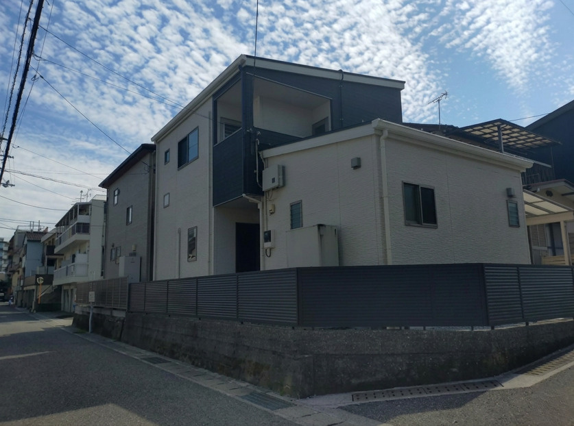 「中庭のある住まい」高知市薊野西町2丁目　中古一戸建て