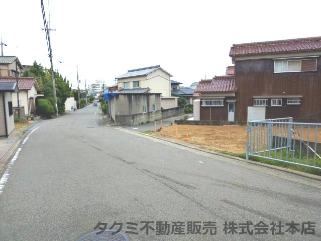 明石市大久保町西島　売り土地の前面道路含む現地写真