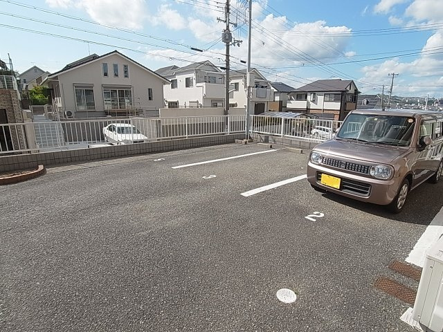 サザン五葉A棟の駐車場|敷地内駐車場1台分無料です