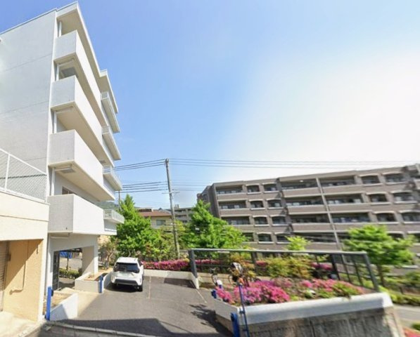 ヴェルドール芦屋の駐輪場|オートロック、セキュリティのしっかりした物件です。
