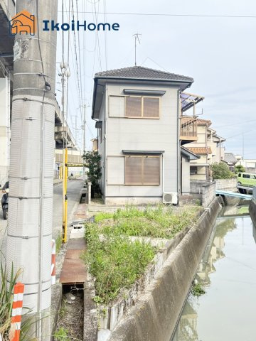 明石市魚住町西岡　中古戸建のエントランス|●年中無休：当日予約可●弊社独自の「自己資金0円プラン」もあります。ご相談承ります！