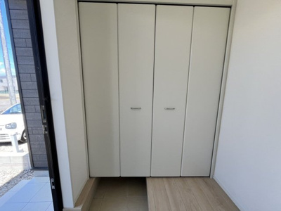 【玄関】 | 新築建売　アーネストワン　原口町　4LDK　　①号棟　