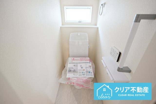 【トイレ】 | 伊勢崎市東小保方町第2　リーブルガーデン | シャワー＆暖房便座付きのトイレです！