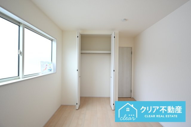【収納】 | 伊勢崎市東小保方町第2　リーブルガーデン | 広々としたクローゼットでお部屋はいつでもスッキリクリアに！