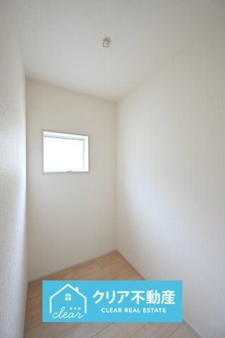 【収納】 | 伊勢崎市東小保方町第2　リーブルガーデン | 季節外の洋服や冷暖房器具もしまっておける大容量の納戸付きです！