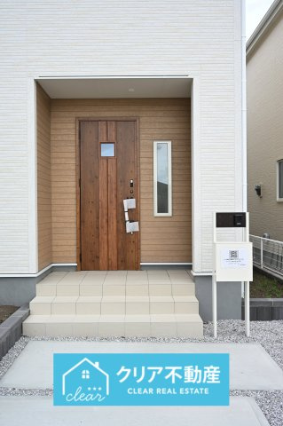 【玄関】 | 伊勢崎市東小保方町第2　リーブルガーデン | 玄関はディンプルキー＆ダブルロックドア採用で防犯対策もバッチリです！