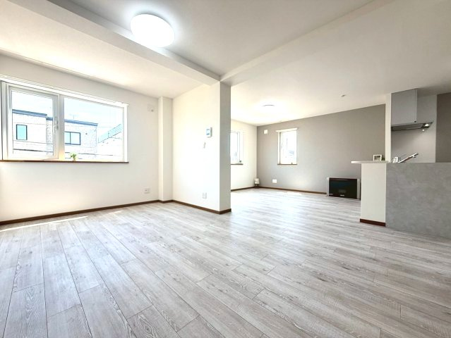 菊水元町8条2丁目の居間・リビング