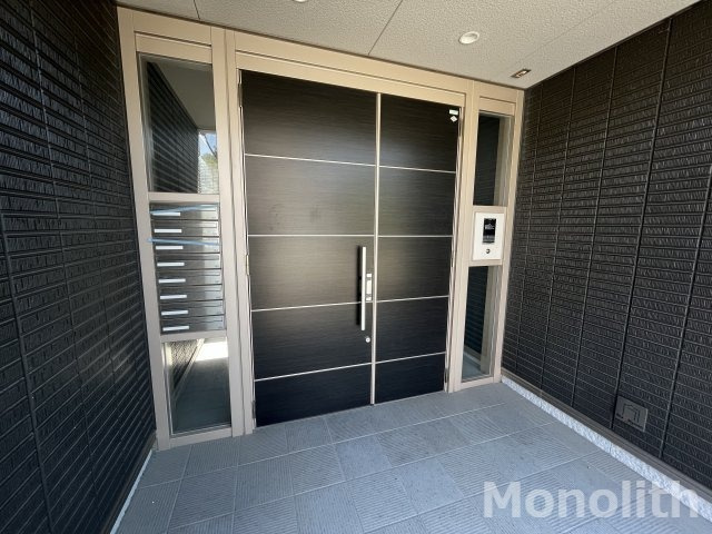シャーメゾン鳳中町のエントランス