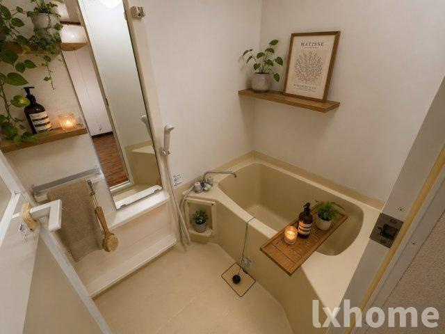 西駅前吉田マンションの浴室|コンパクトで使いやすいお風呂です