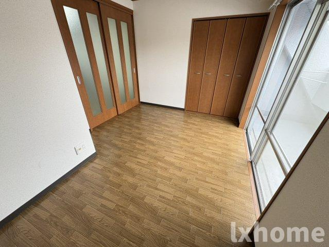 西駅前吉田マンションの内装|明るい室内です