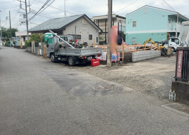 【外観】 | 土地購入を検討されている場合、境界杭がない状態で購入してしまうと境界確定測量をする必要があり、費用がかかります。購入の前に、売主、隣土地所有者立ち合いのもと境界を確定し境界杭を設置するのがベストです。