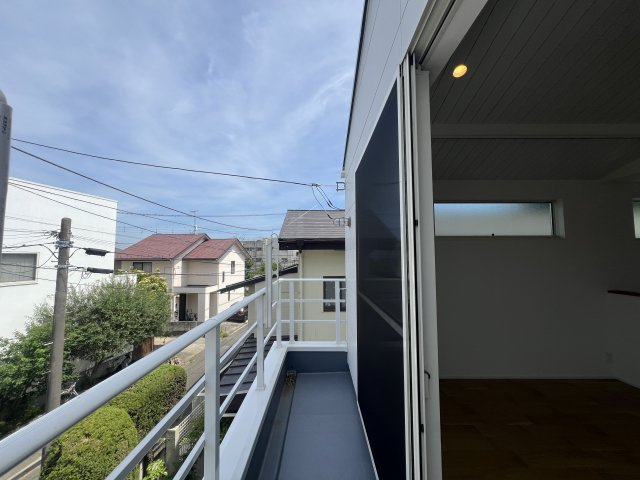 辻堂東海岸だけど、まるで西海岸のような佇まい♪中までKAWAIIスタイル◎な『藤沢市辻堂東海岸１丁目』新築戸建のバルコニー