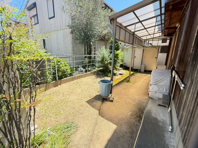 泉佐野市葵町2丁目　中古戸建の庭