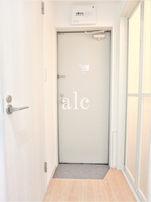 中野区野方６丁目のアパートの玄関|シンプルで使いやすい玄関です　敷金礼金ゼロ☆初期安☆家具家電付き☆