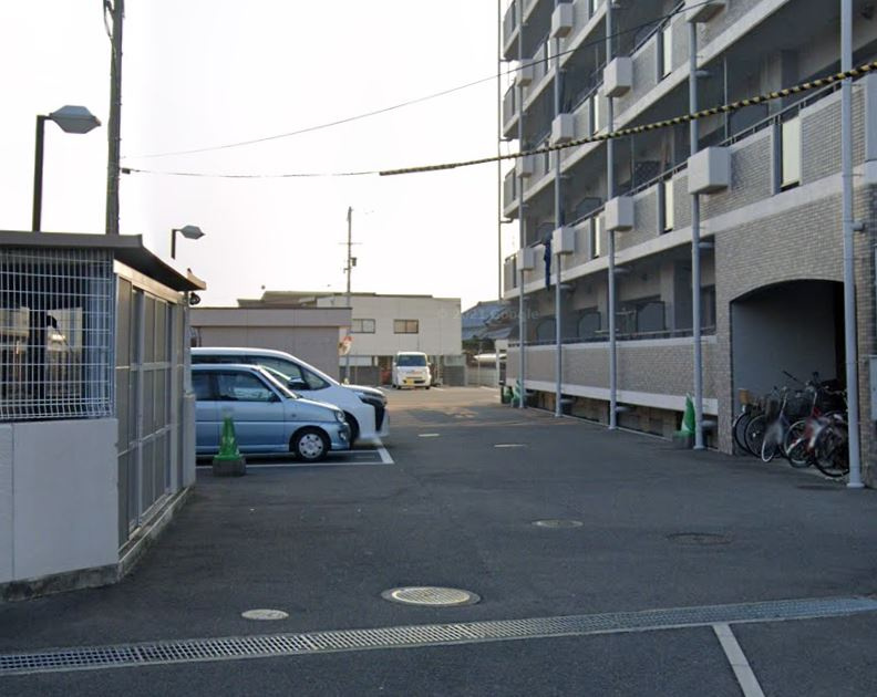 リップルコート和泉中央 の駐車場