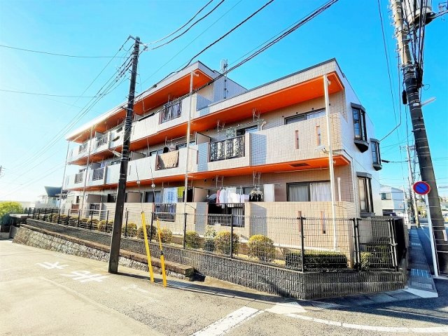 川崎市麻生区千代ケ丘１丁目の賃貸マンションのエントランス