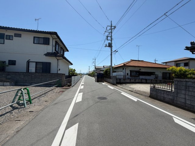 【前面道路含む現地写真】 | 太田市新田早川町　一種低層住居地域に位置　5DK