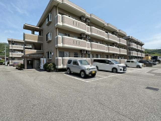 ガーデンハイツ永野Ⅲ B棟の外観