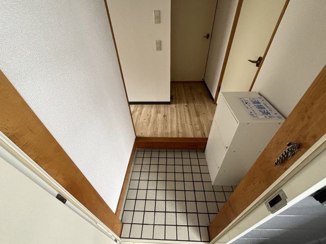 スミレハイツBの玄関|シンプルで使いやすい玄関です
