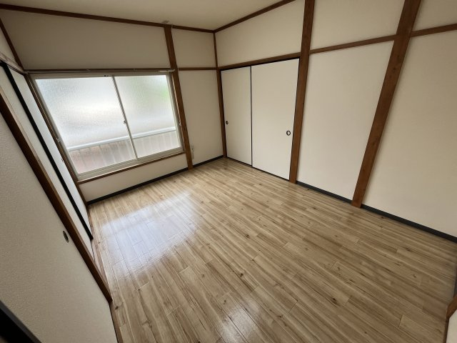 スミレハイツBの洋室|明るい洋室です
